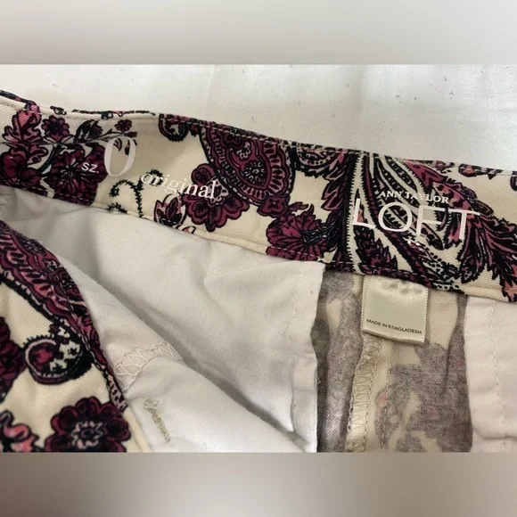 Size 0 Loft Ann Taylor Paisley Low Rise White Purple Embroidered Print Shorts - Picture 5 of 5